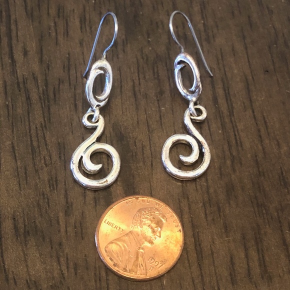 Silver swirl earrings - Picture 1 of 3